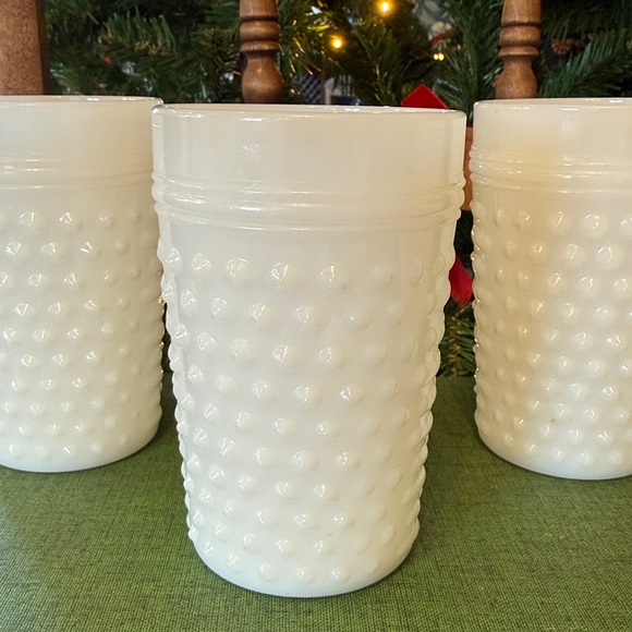 🎄1950’s Set of Four Anchor Hocking White Milk Glass Hobnail Glasses 4 1/2 inches - Picture 3 of 8
